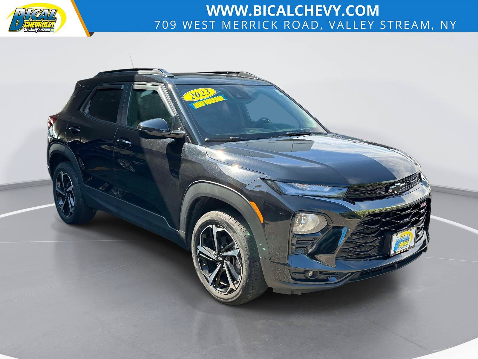 Used 2023 Chevrolet TrailBlazer RS w/ Convenience Package AWD/4WD image 1