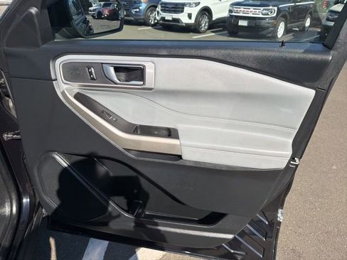 Used 2023 Ford Explorer XLT w/ Equipment Group 202A AWD/4WD image 10