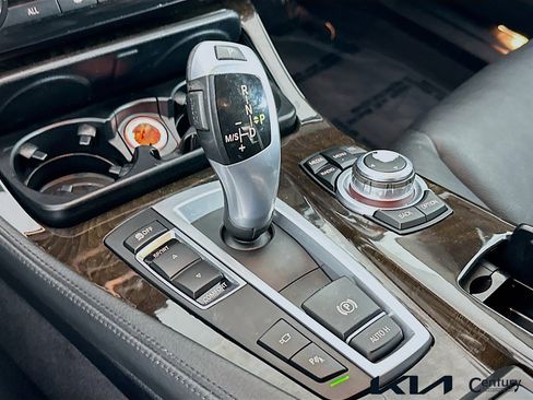 Used 2013 BMW 528i Sedan image 16