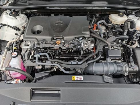 Used 2025 Toyota Camry SE FWD image 34
