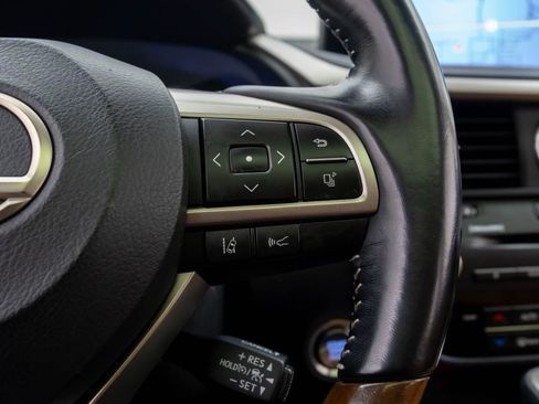 Used 2022 Lexus RX 350L Premium w/ Premium Package image 32