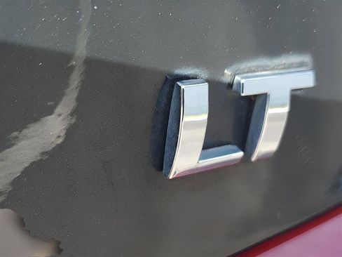 Used 2020 Chevrolet Malibu LT w/ Leather Package FWD image 32
