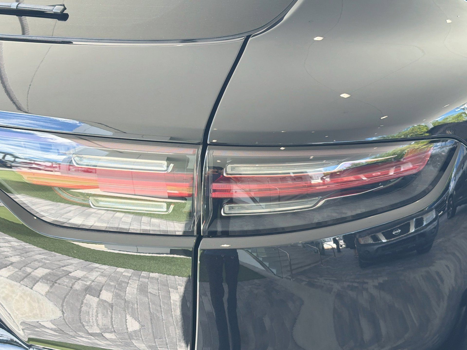 Used 2022 Porsche Cayenne AWD/4WD image 10