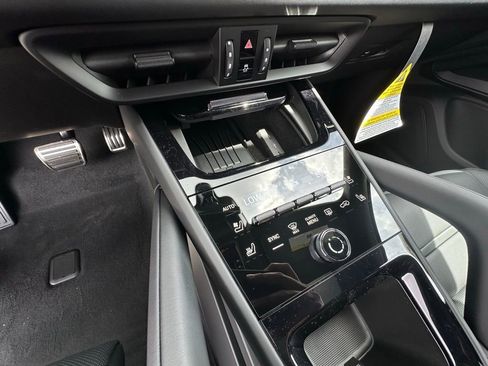 Used 2025 Porsche Cayenne GTS image 30