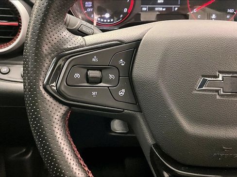 Used 2024 Chevrolet Trax RS FWD image 17