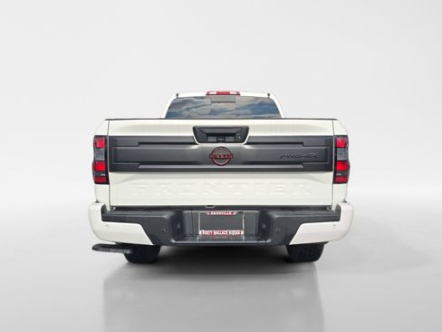 Used 2025 Nissan Frontier PRO-4X image 4