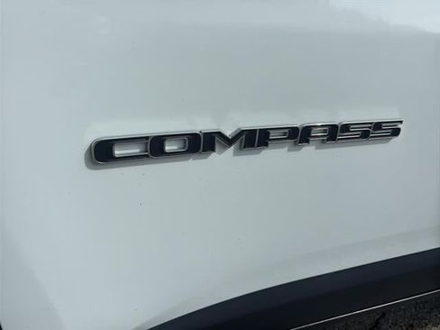 Used 2022 Jeep Compass Limited AWD/4WD image 12