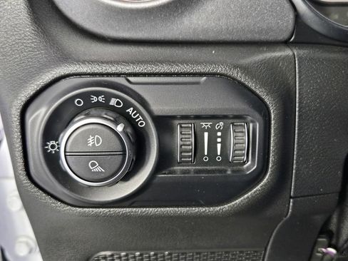 Used 2021 Jeep Gladiator Mojave AWD/4WD image 22