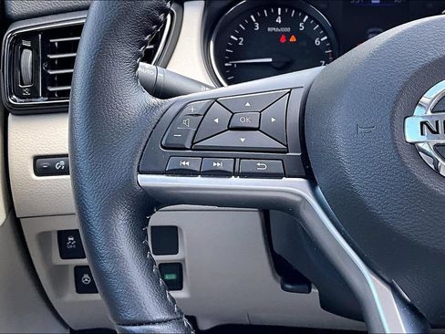 Used 2022 Nissan Rogue Sport SL AWD/4WD image 23