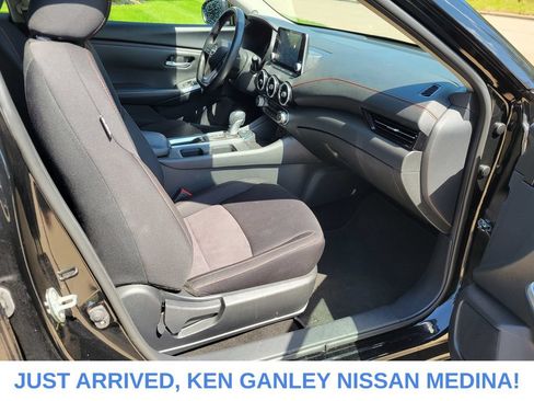 Certified 2025 Nissan Sentra SR FWD image 22