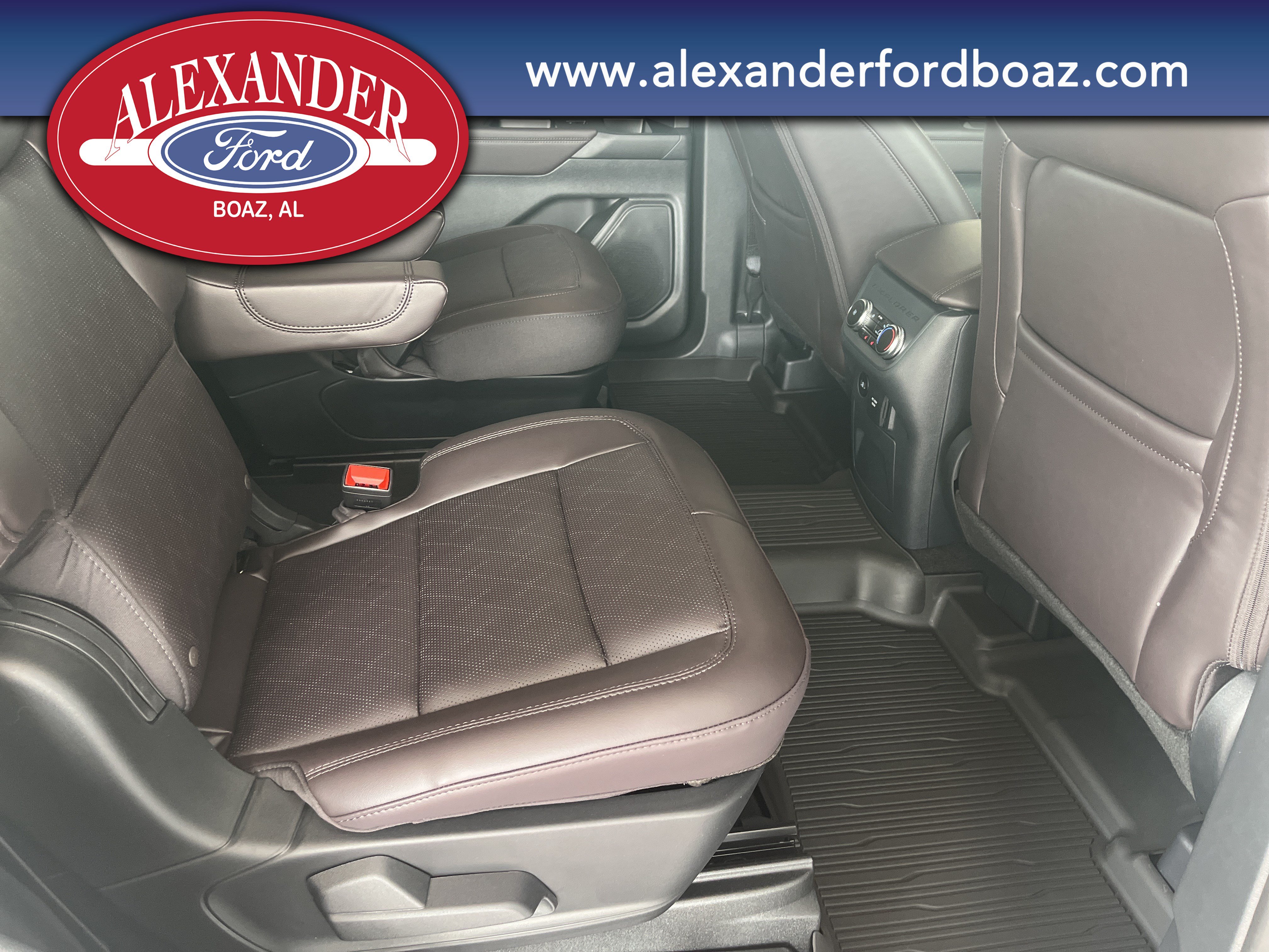 New 2027 Ford Explorer Platinum RWD image 17