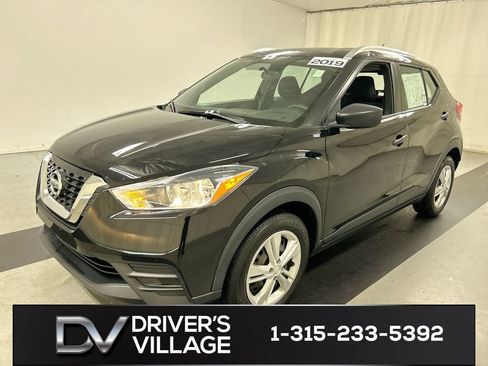 Used 2019 Nissan Kicks S FWD image 5
