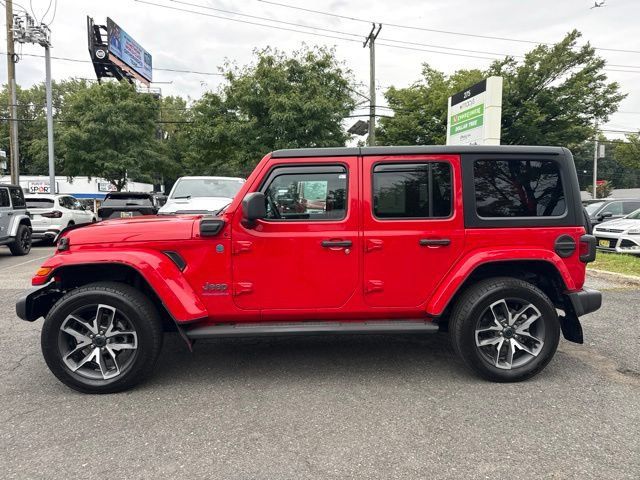 Used 2024 Jeep Wrangler Unlimited w/ Convenience Group AWD/4WD image 16