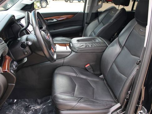 Used 2015 Cadillac Escalade Luxury AWD/4WD image 6