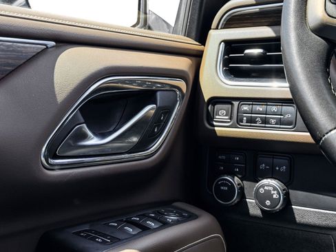 Used 2022 Chevrolet Tahoe High Country AWD/4WD image 16