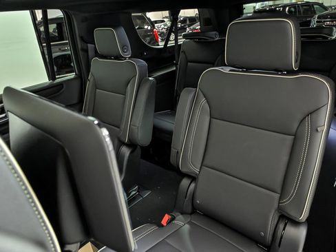 New 2026 GMC Yukon XL Elevation w/ Elevation Premium Package AWD/4WD image 11