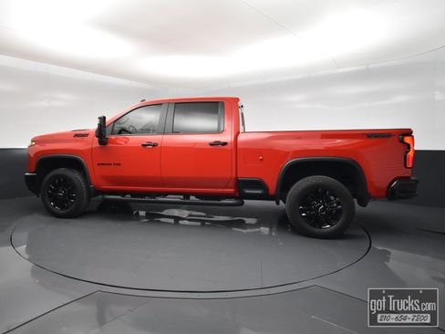Used 2026 Chevrolet Silverado 2500 LT w/ Trail Boss Package AWD/4WD image 3