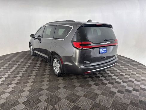 Used 2021 Chrysler Pacifica Touring w/ Cold Weather Group FWD image 9