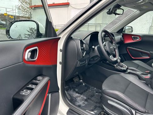Used 2023 Kia Soul GT-Line FWD image 9