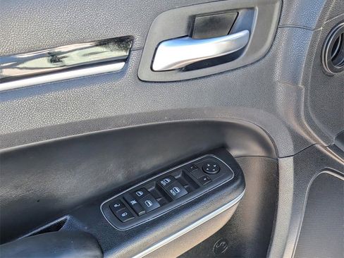 Used 2022 Chrysler 300 S image 10