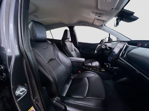 Used 2021 Toyota Prius Prime Limited FWD image 27