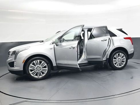 Used 2019 Cadillac XT5 Premium Luxury AWD/4WD image 41