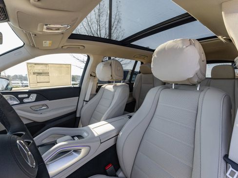 New 2026 Mercedes-Benz GLS 450 4MATIC image 22