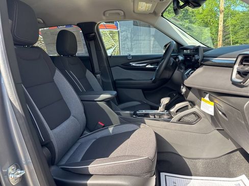 New 2026 Chevrolet TrailBlazer LT w/ Convenience Package FWD image 10