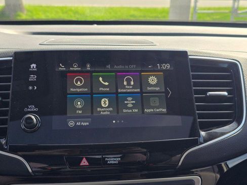 Used 2019 Honda Pilot Touring image 34