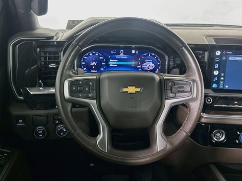 Used 2022 Chevrolet Silverado 1500 LT RWD image 17