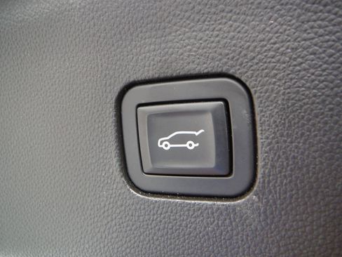 Used 2019 Buick Enclave Avenir w/ Avenir Technology Package AWD/4WD image 42