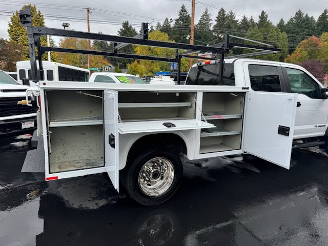 Used 2020 Ford F550 4x4 Crew Cab Super Duty w/ Power Equipment Group image 7