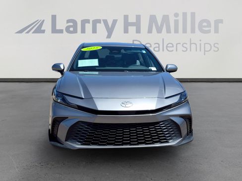 Certified 2025 Toyota Camry SE FWD image 8