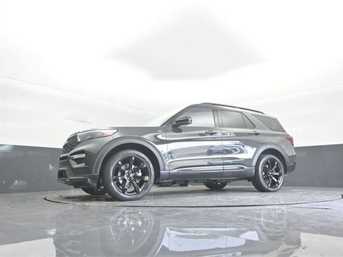 Used 2023 Ford Explorer ST-Line w/ Class IV Trailer Tow Package image 34