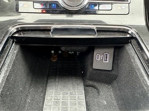 Certified 2022 Lincoln Nautilus Reserve image 25