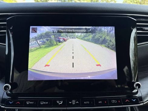 Used 2023 Jeep Wagoneer Series III w/ Preferred Equipment Group AWD/4WD image 18