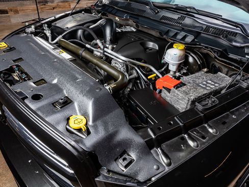 Used 2017 RAM 1500 Sport w/ Black Ram 1500 Sport Group image 33