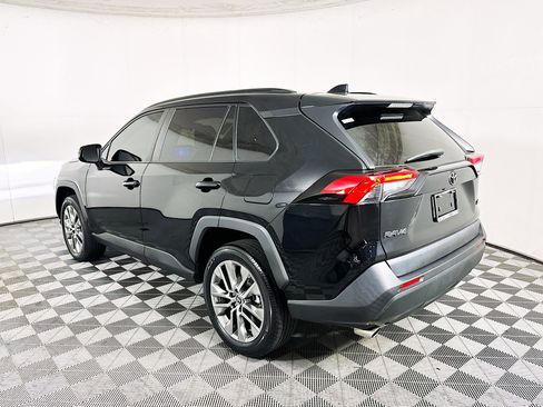 Used 2023 Toyota RAV4 XLE Premium image 5