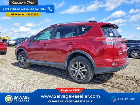 Used 2018 Toyota RAV4 LE FWD image 3