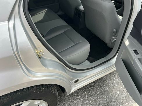 Used 2005 Dodge Magnum SE RWD image 33