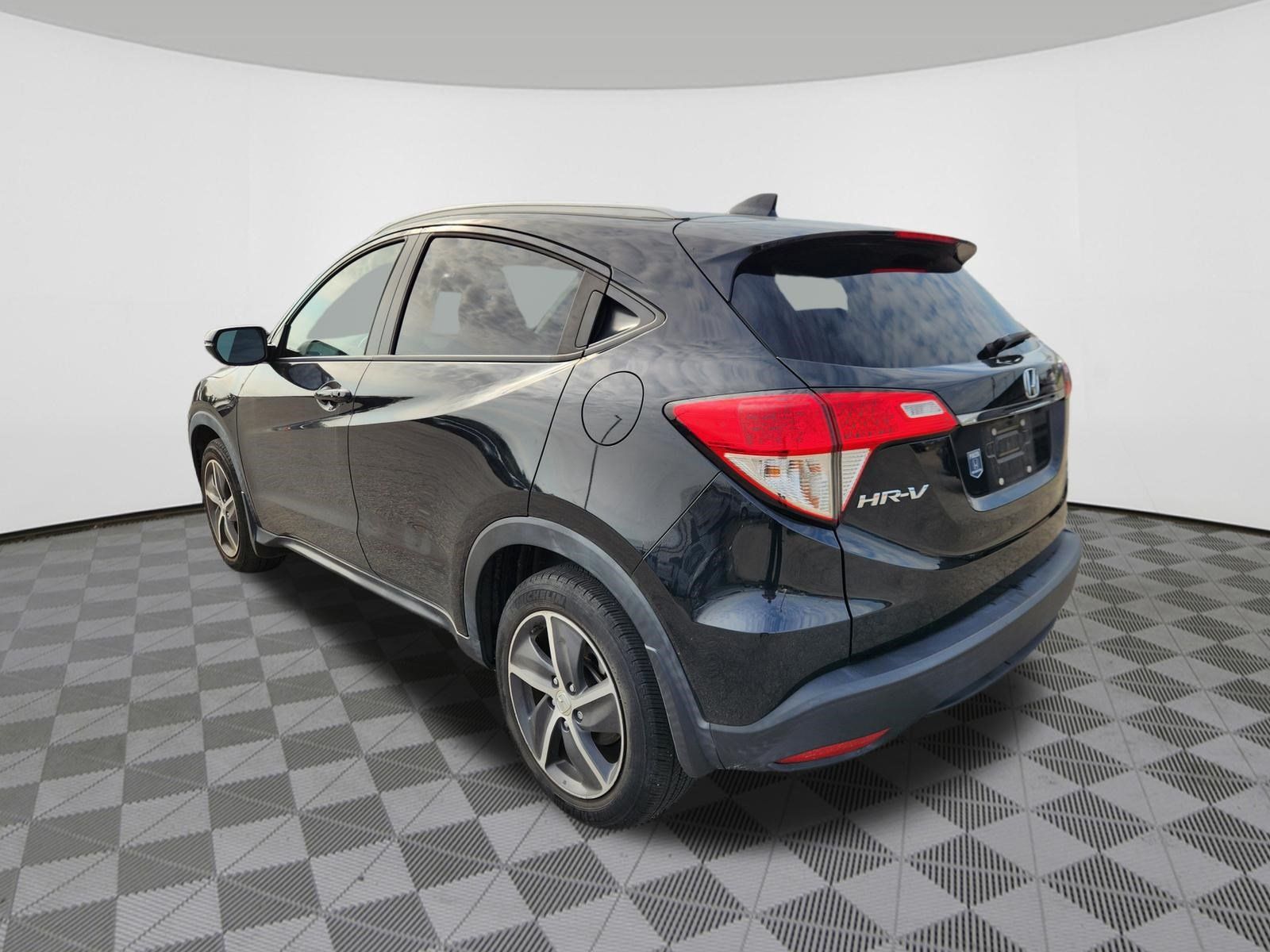 Used 2022 Honda HR-V EX-L image 3