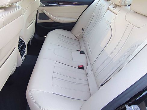 Used 2017 BMW 530i xDrive image 20