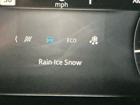 Used 2022 Jaguar XF SE image 20