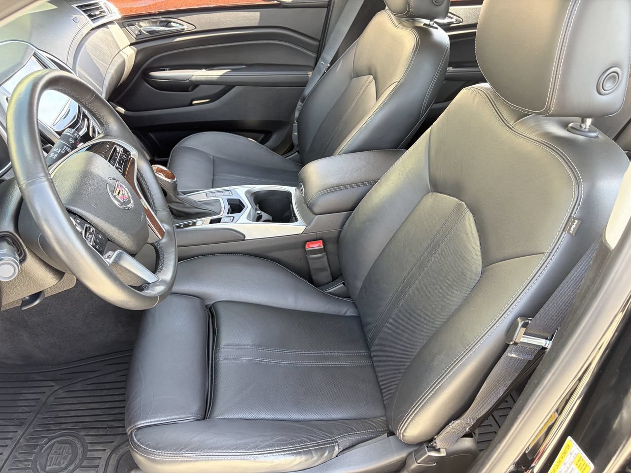 Used 2015 Cadillac SRX Luxury w/ Driver Awareness Package FWD image 19
