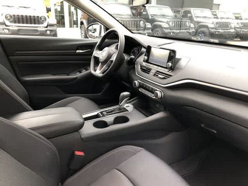 Used 2022 Nissan Altima 2.5 S FWD image 39