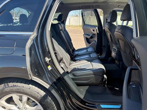 Used 2017 Audi Q7 3.0T Premium Plus w/ Premium Plus Package image 28