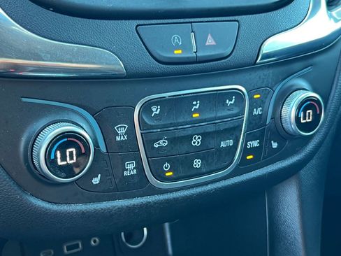 Used 2023 Chevrolet Equinox LT image 18