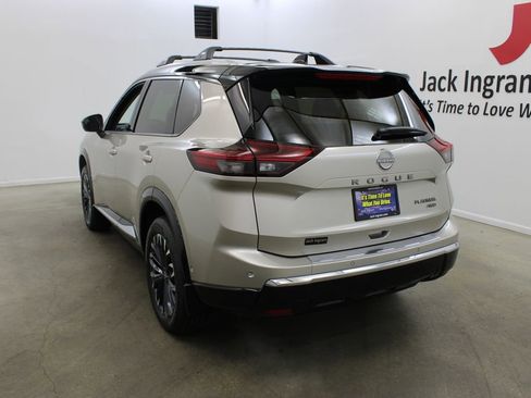 New 2026 Nissan Rogue Platinum w/ Platinum Premium Package image 3