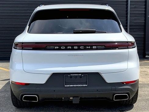 Used 2025 Porsche Cayenne image 6