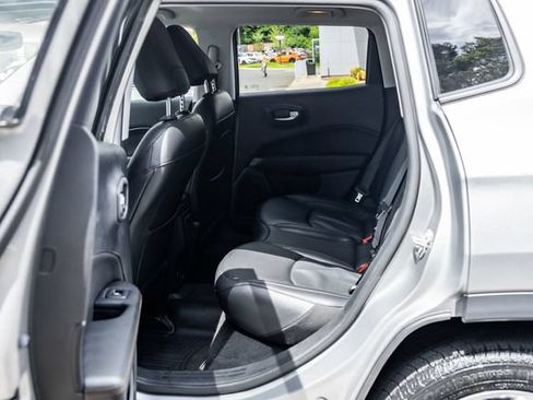 Used 2019 Jeep Compass Limited AWD/4WD image 21